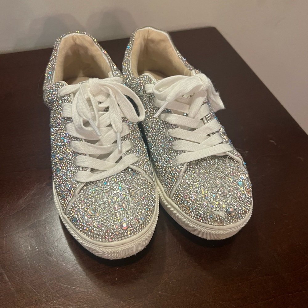 Size 4 girls Betsy Johnson bling lace up shoes